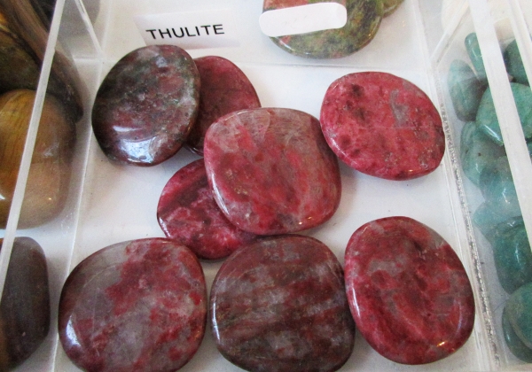Thulite